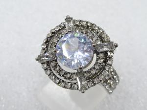 クリスタル　指輪(18号)